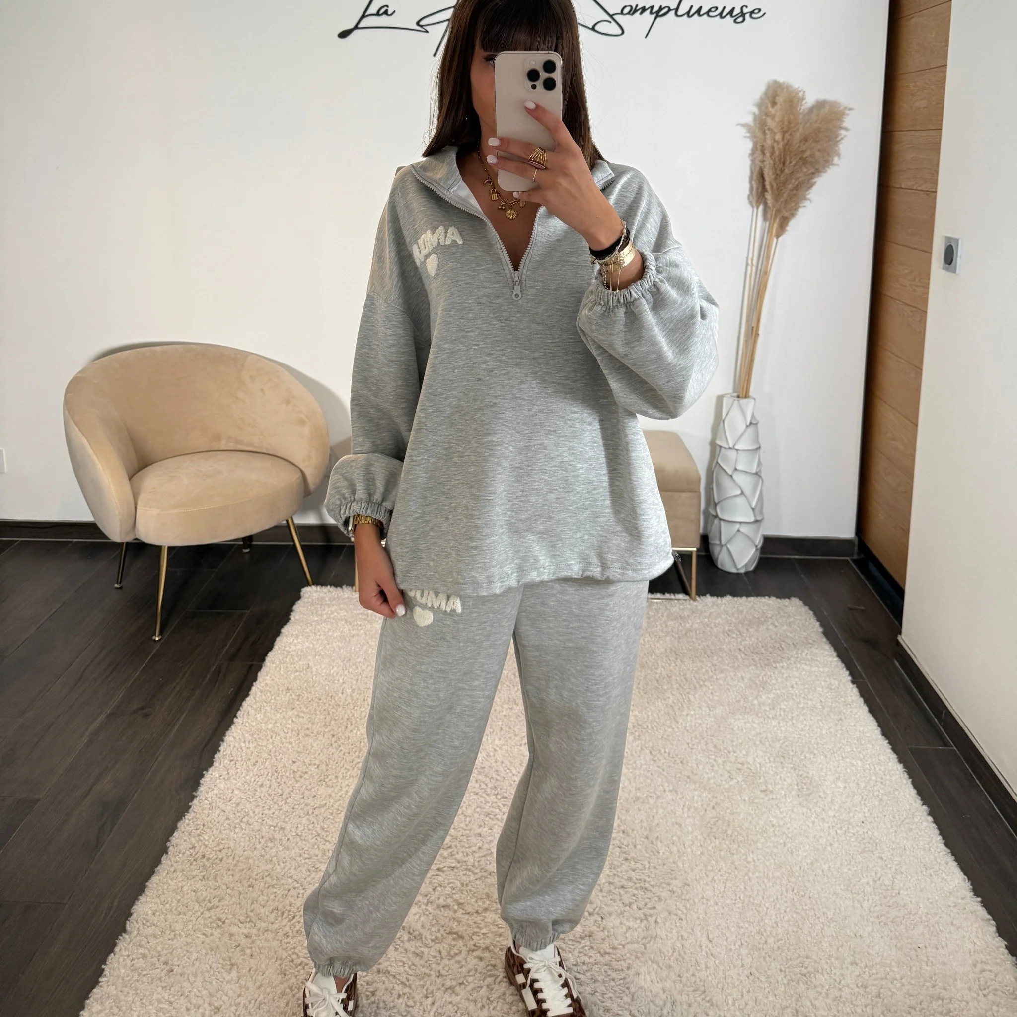 ENSEMBLE SURVETEMENT AMOUR GRIS - Image 3