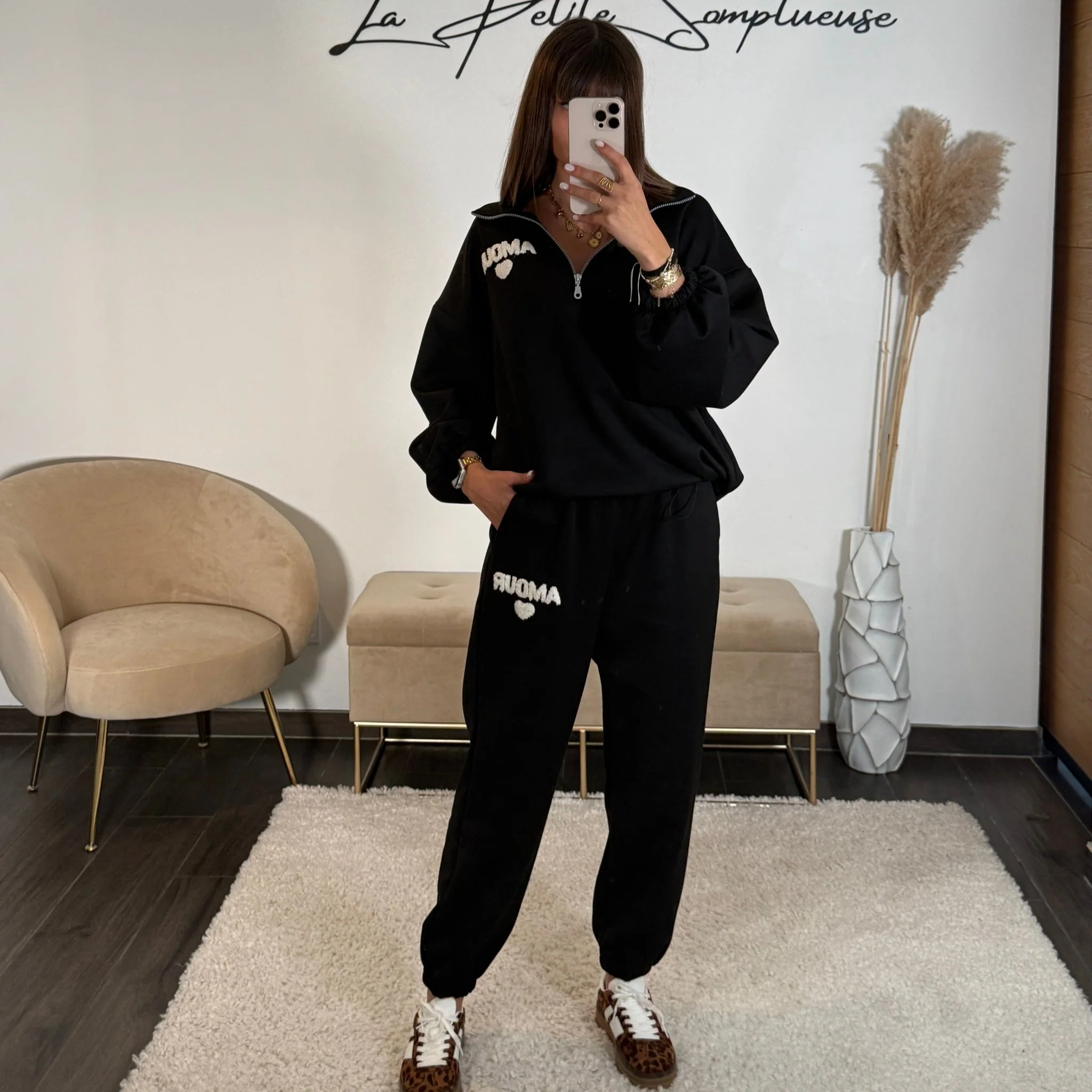 ENSEMBLE SURVETEMENT AMOUR NOIR