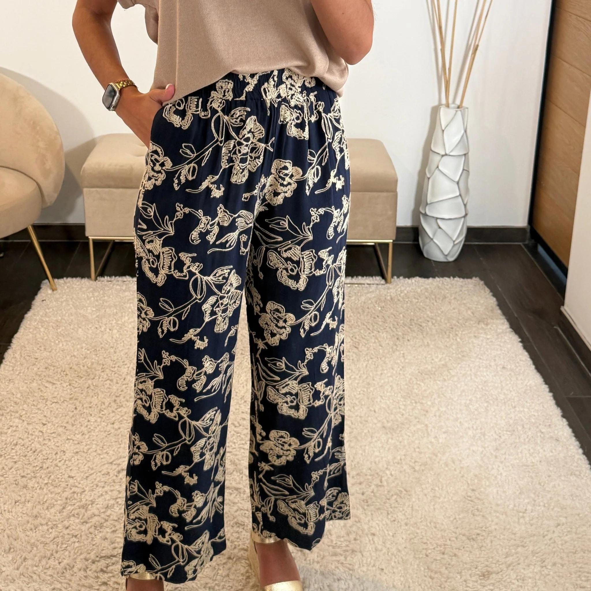 PANTALON MARINE BRODE FLOWER - Image 3