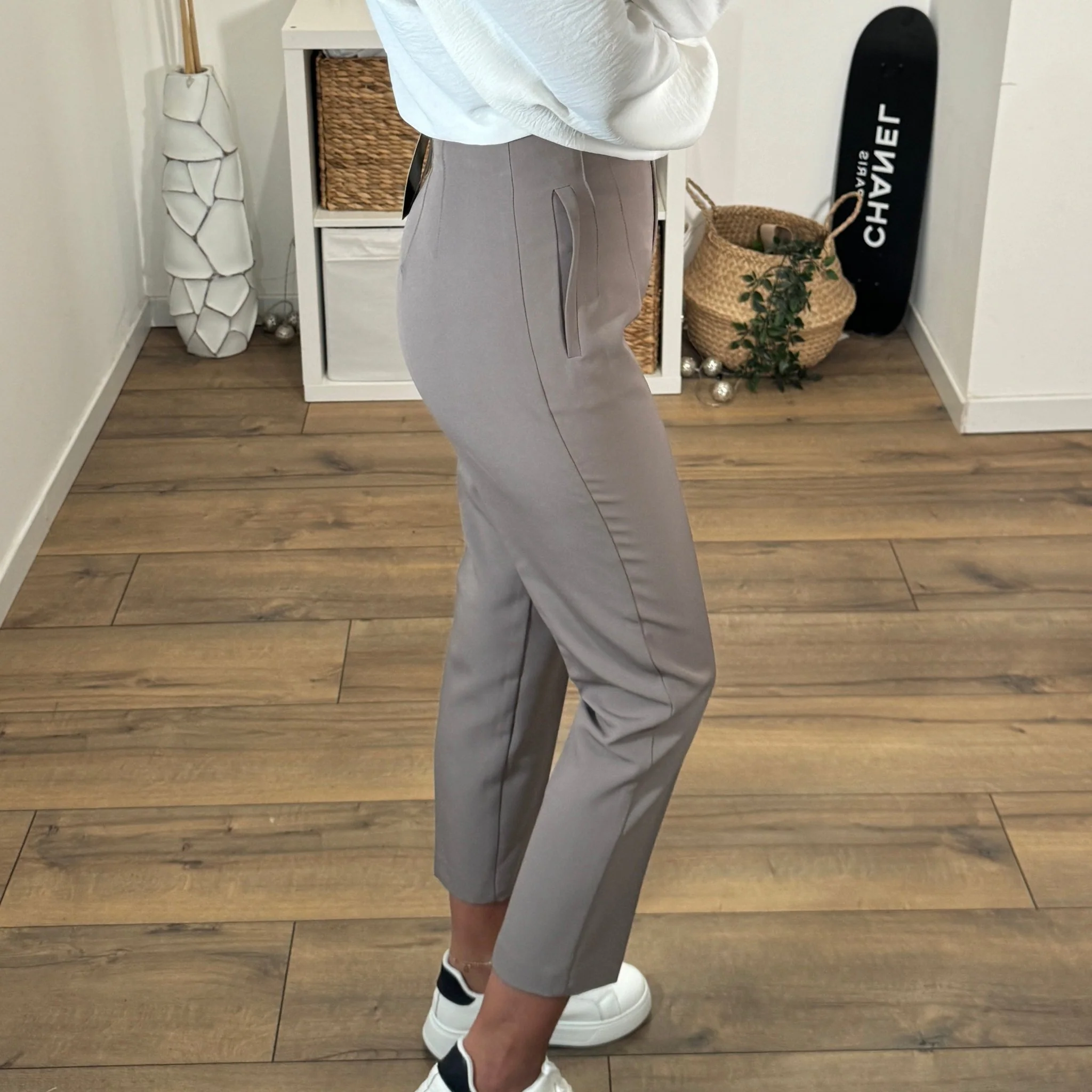 PANTALON TAILLEUR TAUPE ROBIN - Image 2