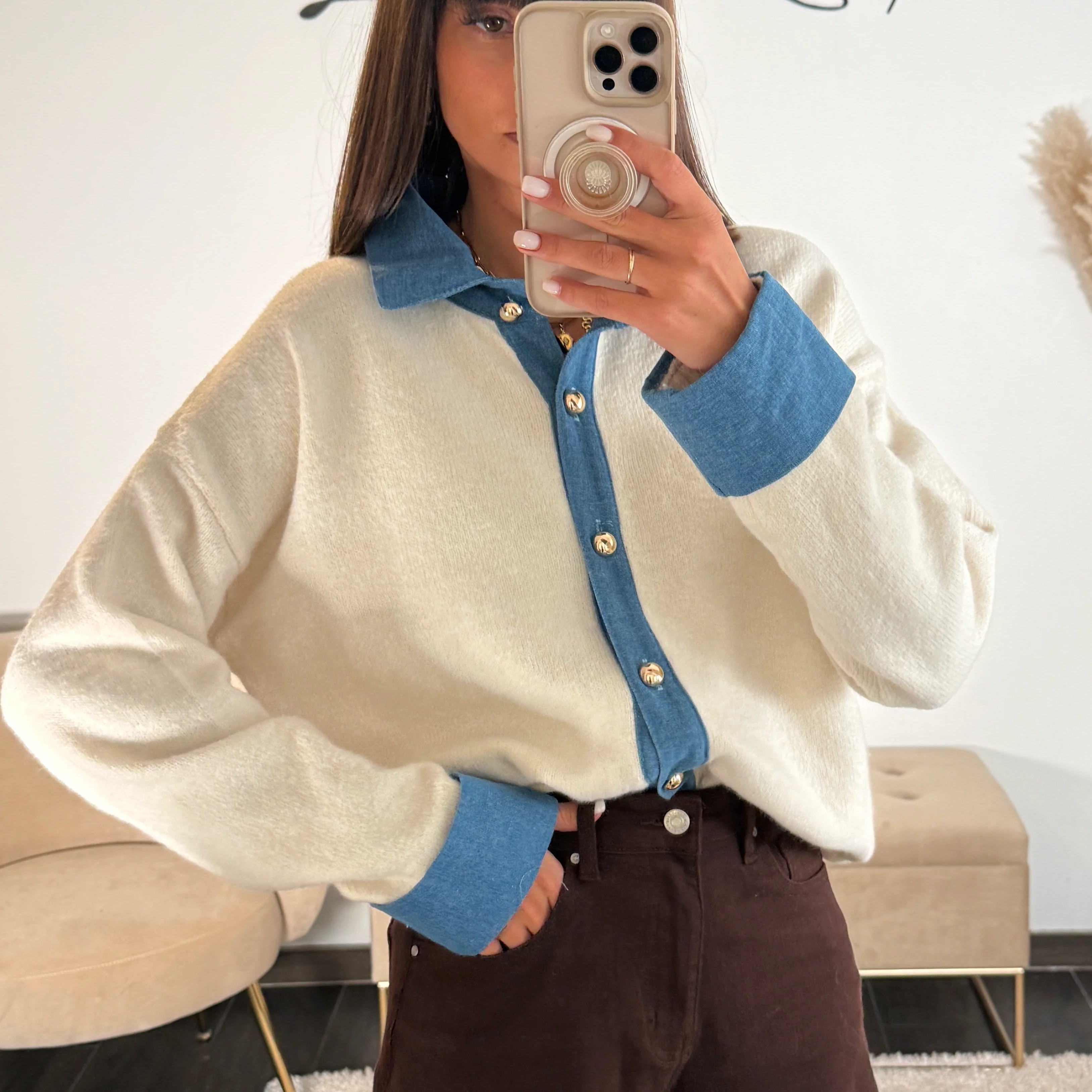PULL BEIGE ET JEAN VIRGIL