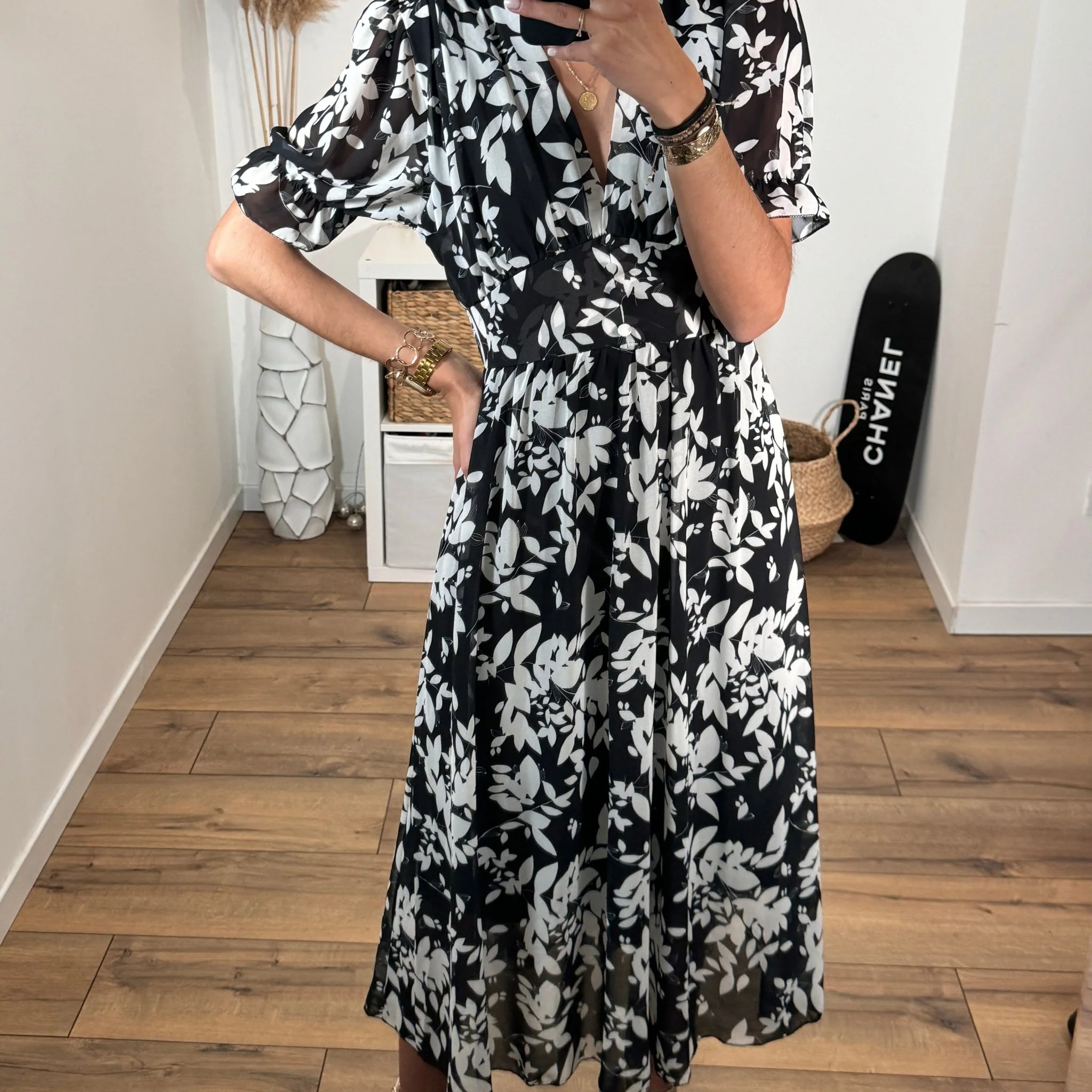 ROBE FLEURIE BLANCHE ET NOIRE ELOISE - Image 2