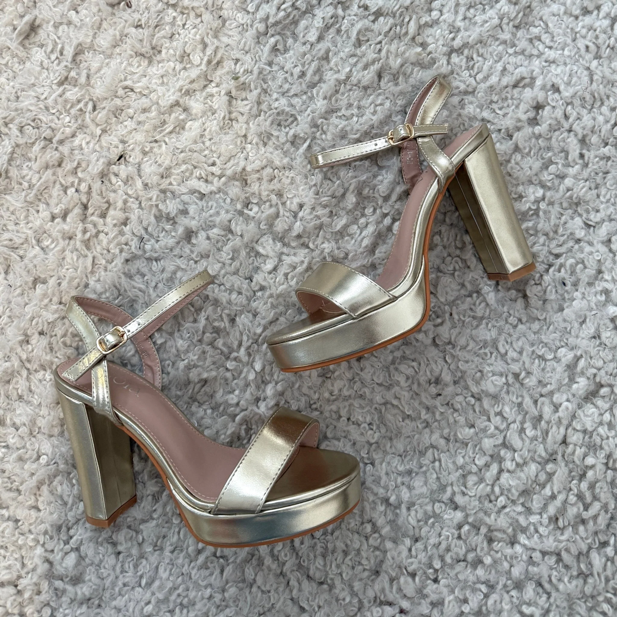 TALONS DORES ESTHER